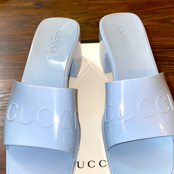 GUCCI Slides - Picture 3 of 11